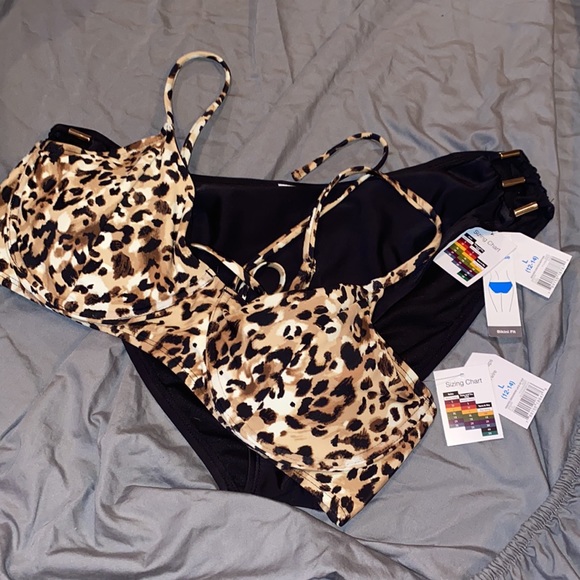 Cheetah bikini, new with tags, underwire,cheetah top,black bottoms size Large - Picture 4 of 9